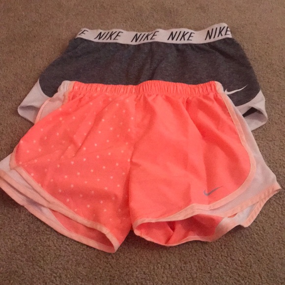 Both Size Small Nike shorts - Picture 1 of 4